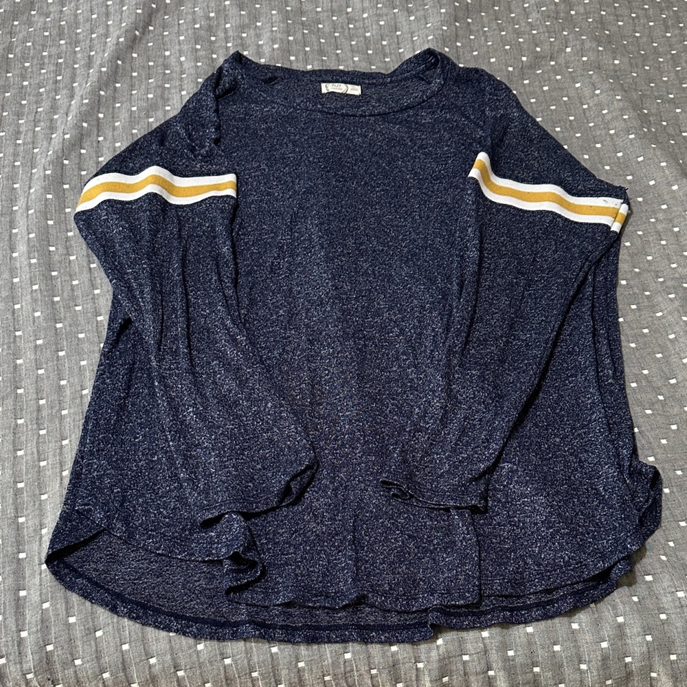 Maurices Heathered Blue Long Sleeve Top
